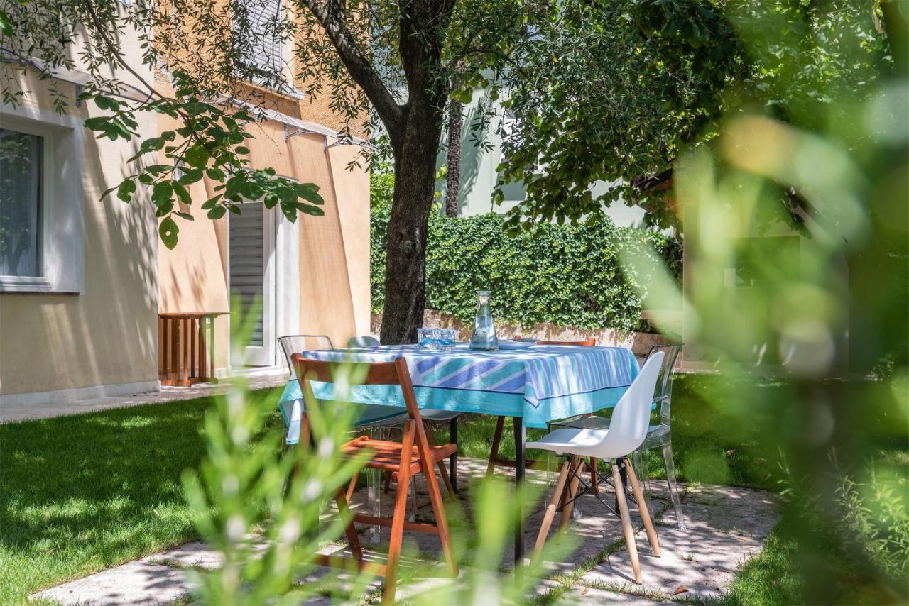 Casa Internazionale Apartment Riva del Garda Luaran gambar