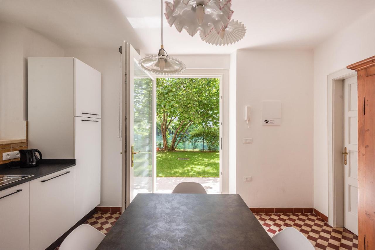 Casa Internazionale Apartment Riva del Garda Luaran gambar