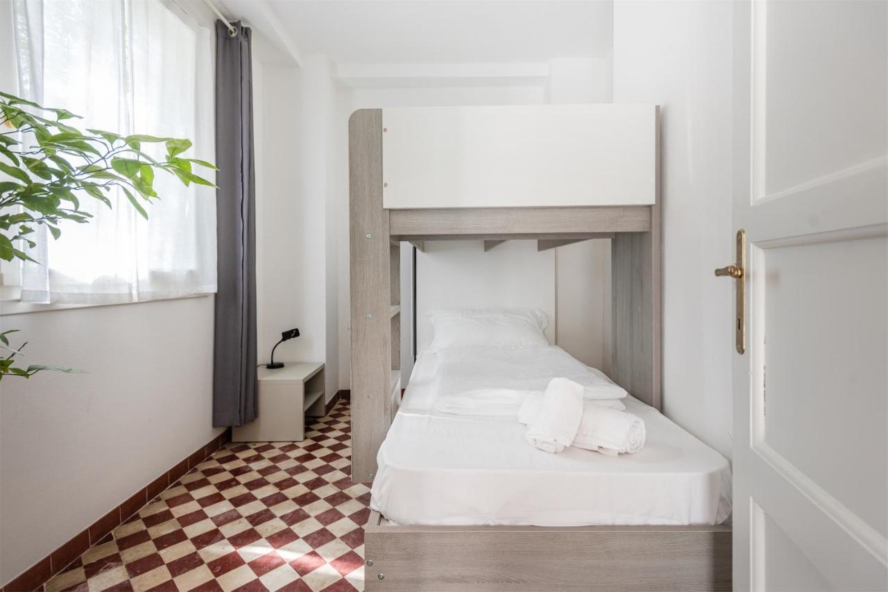 Casa Internazionale Apartment Riva del Garda Luaran gambar