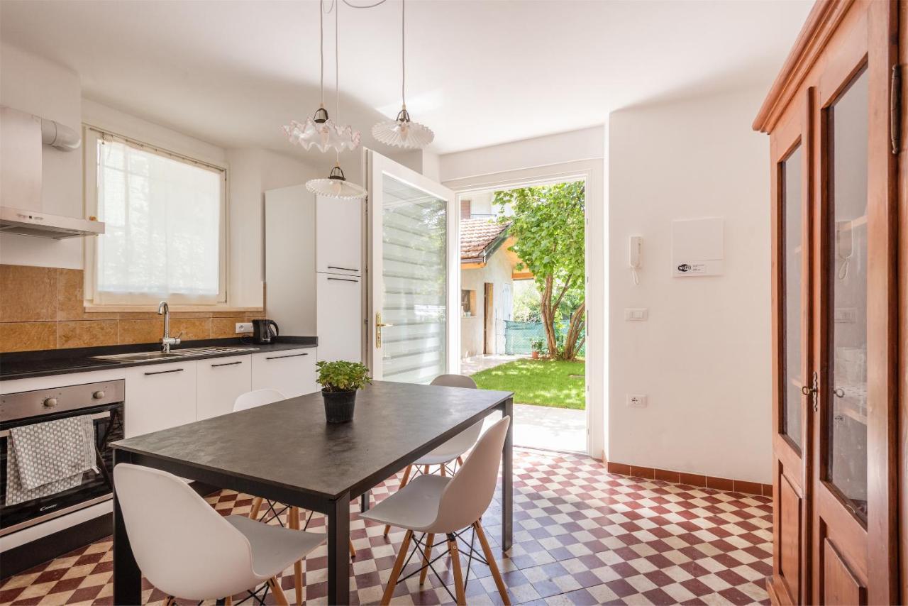Casa Internazionale Apartment Riva del Garda Luaran gambar