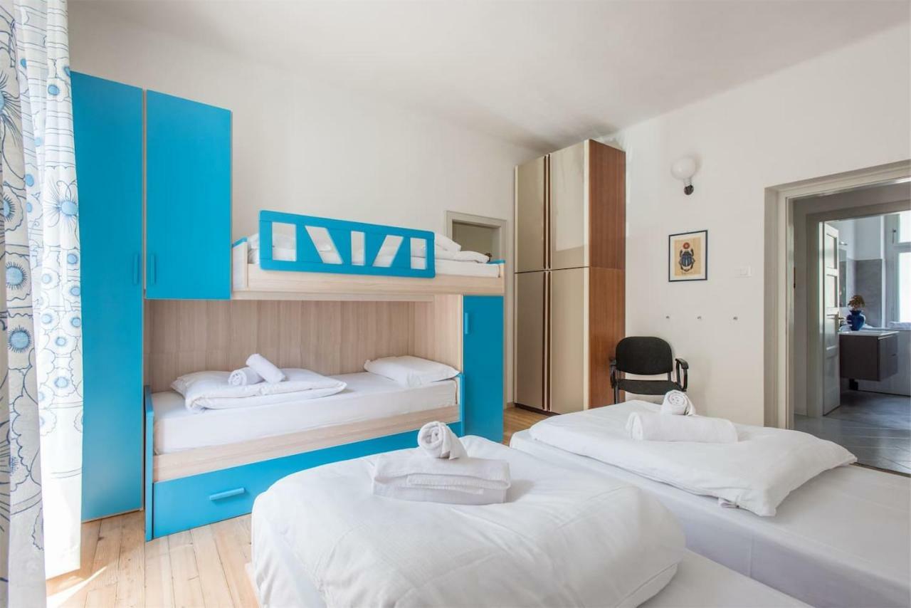 Casa Internazionale Apartment Riva del Garda Luaran gambar