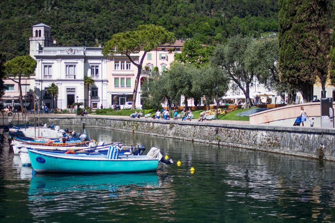 Casa Internazionale Apartment Riva del Garda Luaran gambar