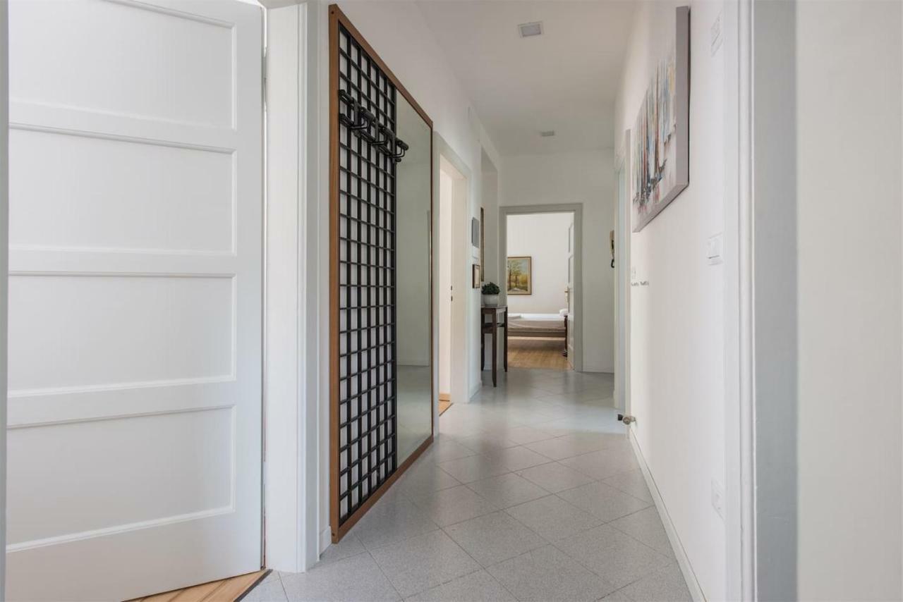 Casa Internazionale Apartment Riva del Garda Luaran gambar
