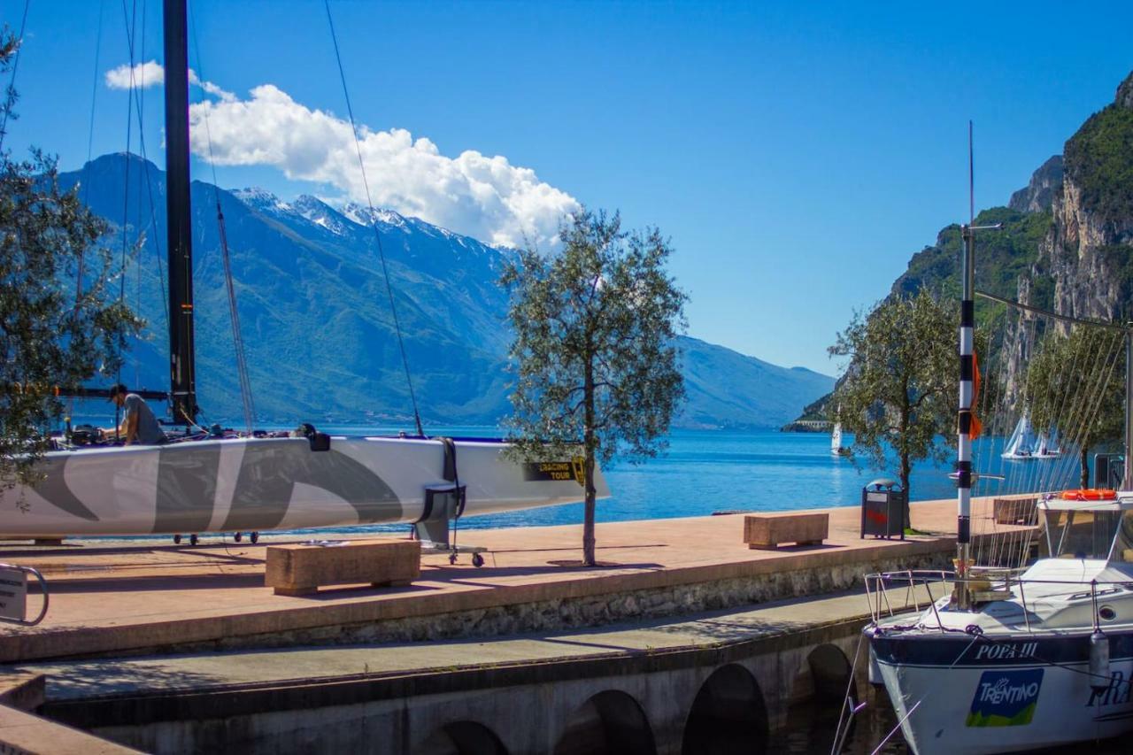 Casa Internazionale Apartment Riva del Garda Luaran gambar