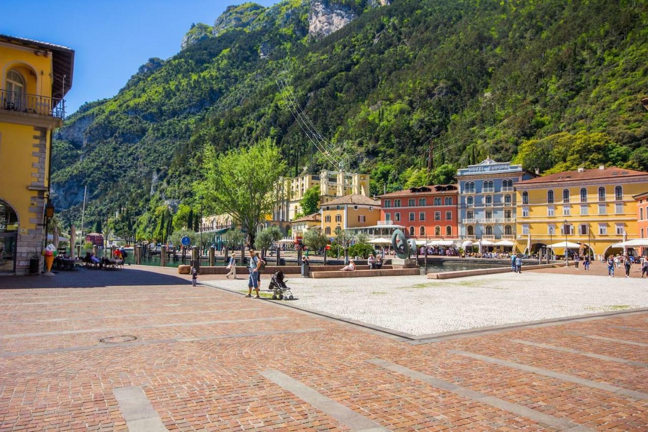 Casa Internazionale Apartment Riva del Garda Luaran gambar