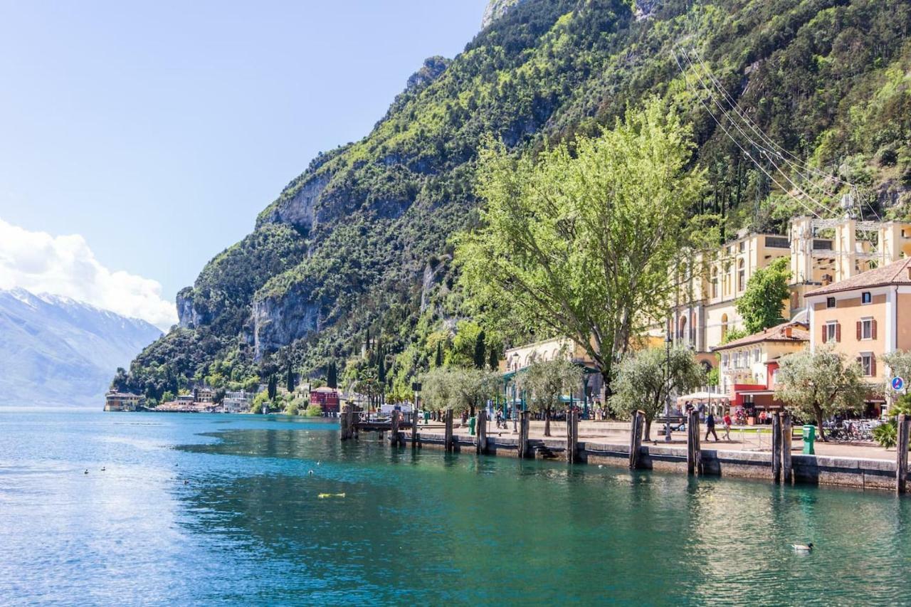 Casa Internazionale Apartment Riva del Garda Luaran gambar