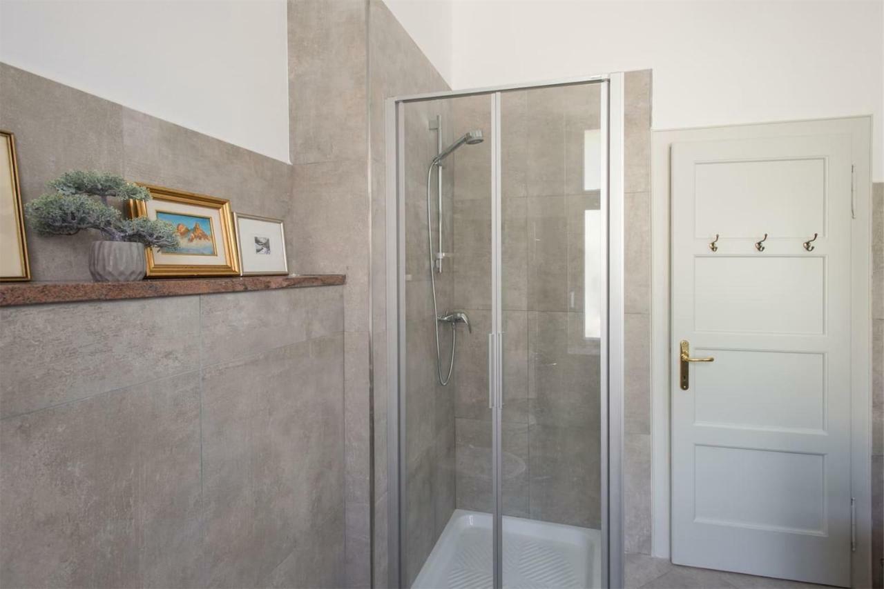 Casa Internazionale Apartment Riva del Garda Luaran gambar