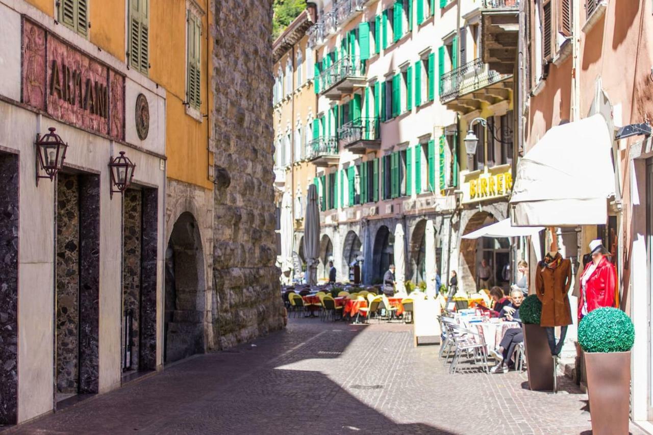 Casa Internazionale Apartment Riva del Garda Luaran gambar