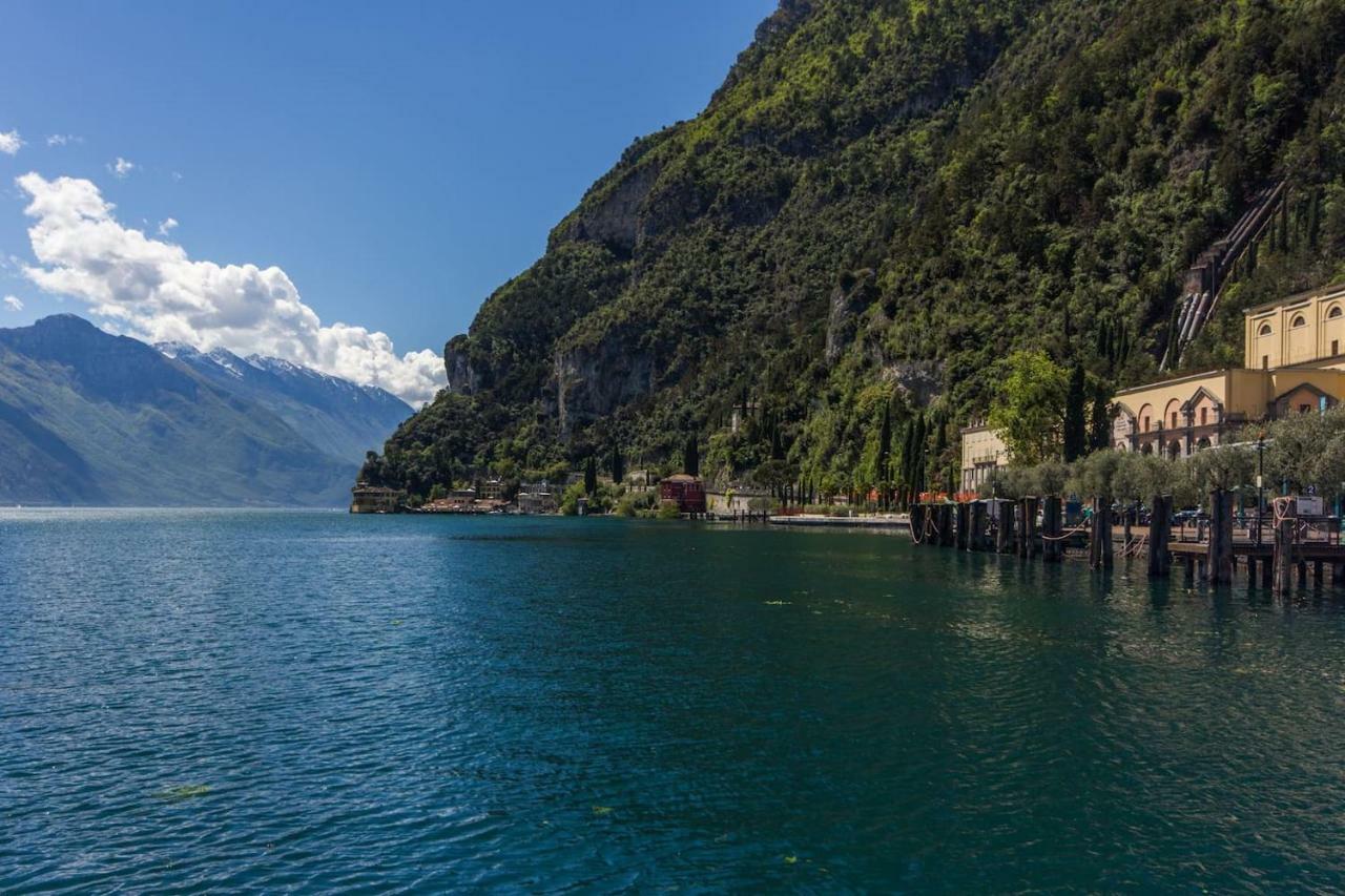 Casa Internazionale Apartment Riva del Garda Luaran gambar